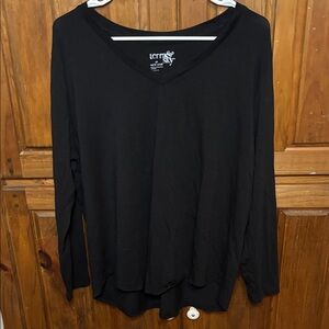 Terra & Sky Women's Long Sleeve Black Casual Vneck Top Size 1X (16W-18W)